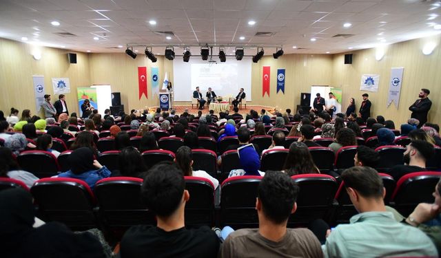 “Dijital Dönüşümle Kariyerine Yön Ver” etkinliği düzenlendi