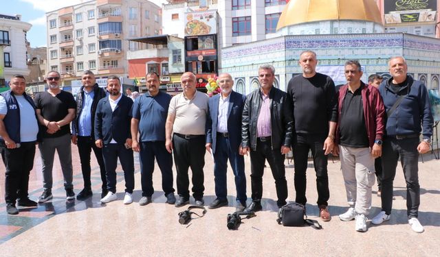 Gazeteciler meslektaşlarının öldürülmesini protesto etti