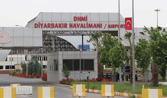 Diyarbakır'da uçak seferleri ertelendi