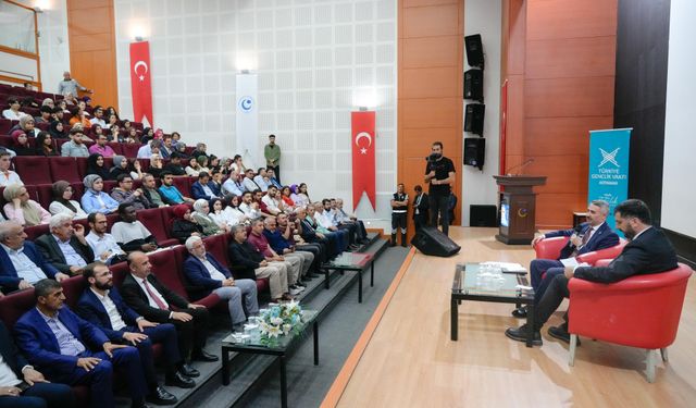 “Türkiye’nin Dünya Düzenindeki Yeri” konferansı düzenlendi