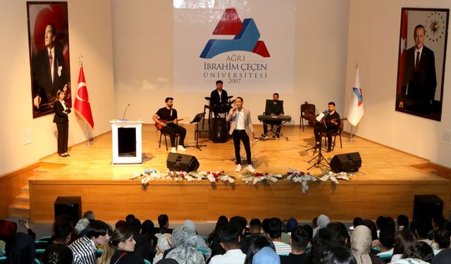 AİÇÜ’de kapsamında Öğrenciler Arası Ses Yarışması düzenlendi