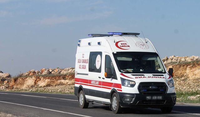 Trafik kazasında ölen anne ve 2 çocuğu için tören düzenlendi