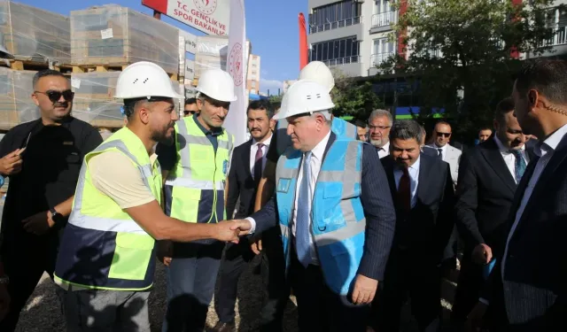 Gençlik ve Spor Bakanı Bak, Siirt'te ziyaretlerde bulundu