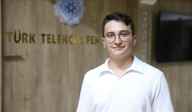 AYT sayısal Türkiye birincisi Serhat Kuruş, başarısını ailesi ve okulunun işbirliğine borçlu