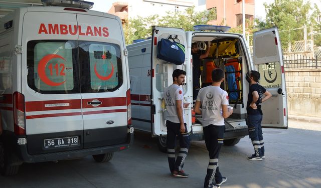 Siirt’te otomobilin çarptığı 5 yaşındaki çocuk ağır yaralandı