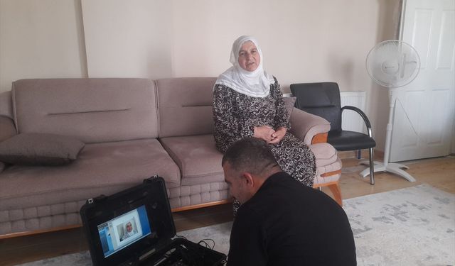 Yaşlı, engelli ve hasta vatandaşlara evde nüfus hizmeti