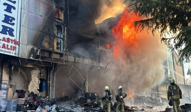 İstanbul'da büyük yangın: 17 iş yeri zarar gördü