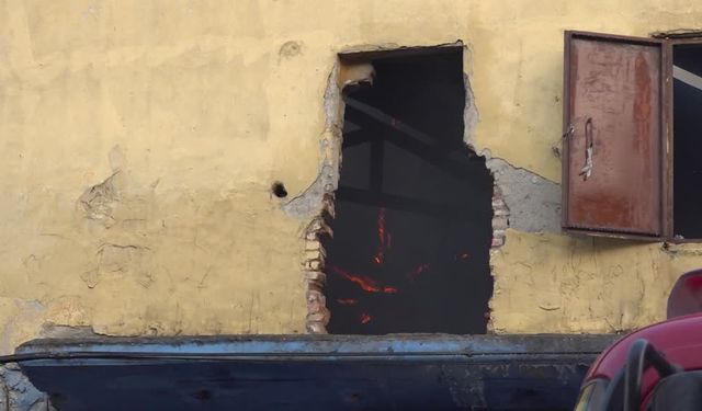 Adana'da tekstil dükkanında yangın