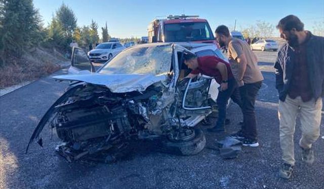 Adıyaman’da seyir halindeki otomobil yandı