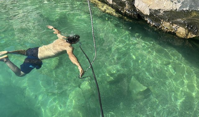 Adıyaman'da Paleolitik döneme ait olduğu değerlendirilen kaya resimleri su altında görüntülendi