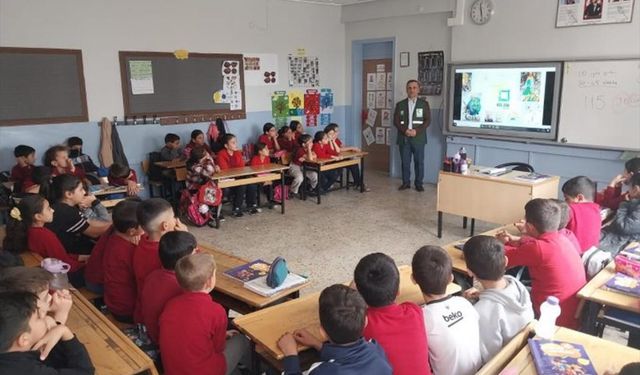 Yeşilay'dan öğrencilere 'Teknoloji Bağımlılığı ve Sağlıklı Yaşam' semineri