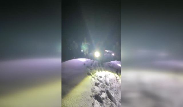 Ağrı'da ekipler zorlu hava koşullarında 2 kişiye ulaştı