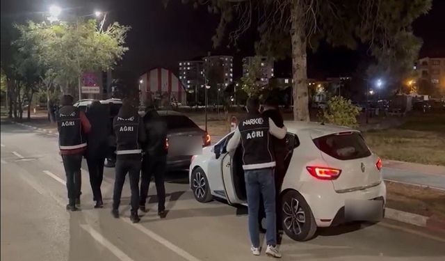 Ağrı'da yaklaşık 52 kilogram narkotik ele geçirildi: 5 tutuklama