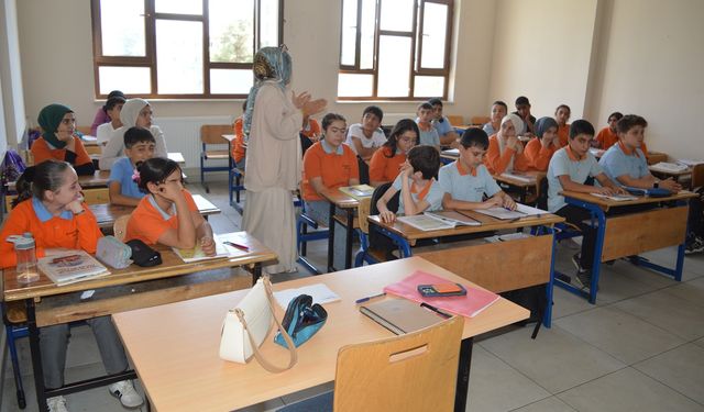 Aksa Tufanı’nın ikinci yıl dönümünde Siirtli öğrencilerden duygulandıran etkinlik