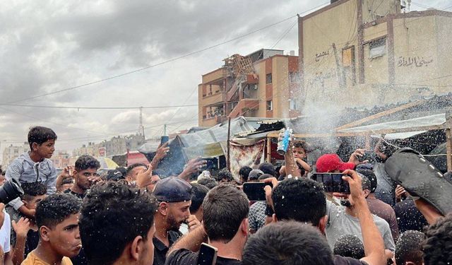 Gazze’de ateşkes sevinci: Han Yunus’ta halk sokaklara döküldü