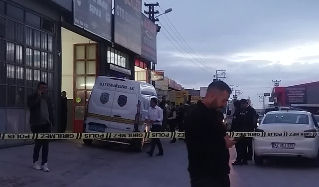 İş yerine silahlı saldırıda 12 kişi yaralandı