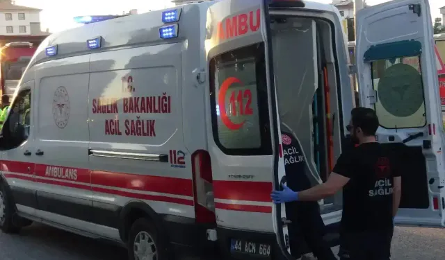 Malatya'da otomobil ile kamyonet çarpıştı: 6 yaralı