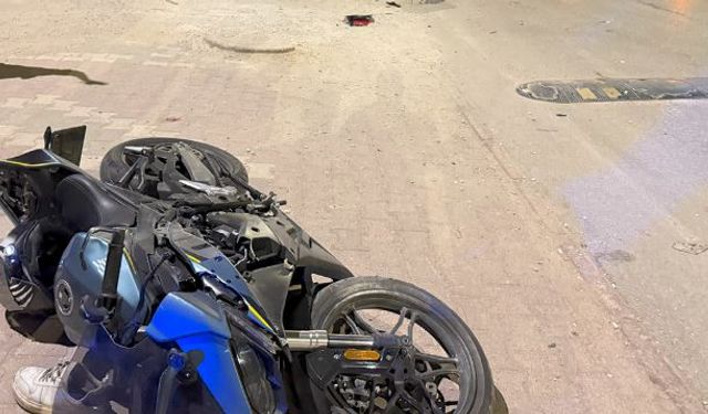 Motosiklet şarampole devrildi! sürücü ile eşi yaralandı