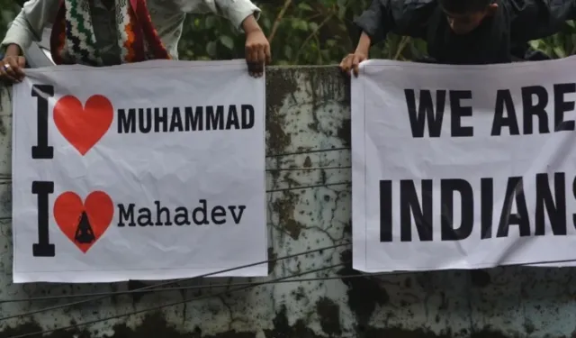 ‘Muhammed’i seviyorum’ demek suç sayılıyor: Hukuki dayanağı olmayan baskı kampanyası