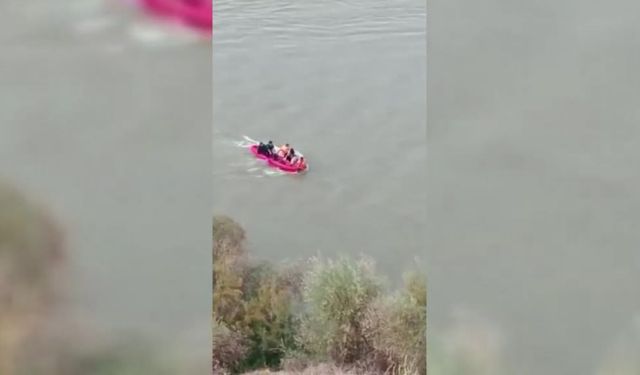 Nehirde su seviyesi aniden yükseldi! 4 kişilik aile mahsur kaldı