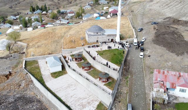 Sessizliğin tanığı: asırlık Toprakkale Camii
