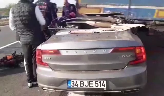 TAG Otoyolu'nda tıra arkadan çarpan otomobil sürücüsü öldü