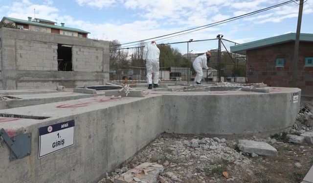 Van depreminin 14'üncü yılında arama kurtarma tatbikatı