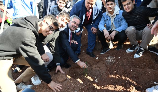 Gaziantep'te Gazze'ye destek için 120 fidan dikildi