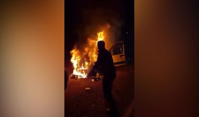 Alev alan araçtaki 5 kişiyi ceza infaz kurumu personeli kurtardı