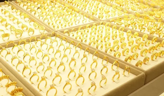 Altın haftaya düşüşle başladı...