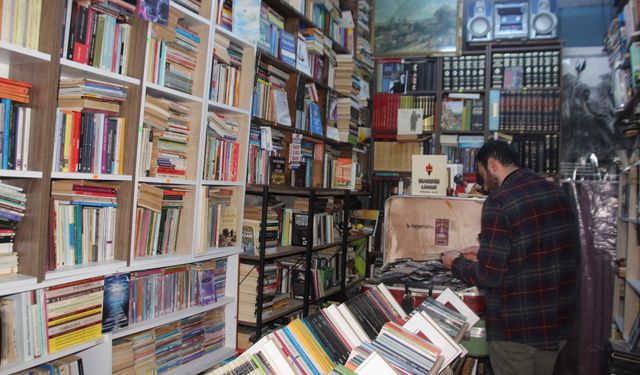 Başçı: Okuma biçimi değişti ama kitap hâlâ en doğru yol