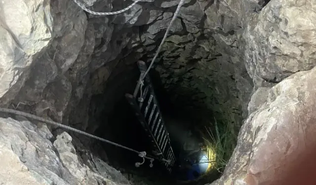 Batman'da 20 metrelik kuyuya düşen horoz itfaiye ekiplerince kurtarıldı