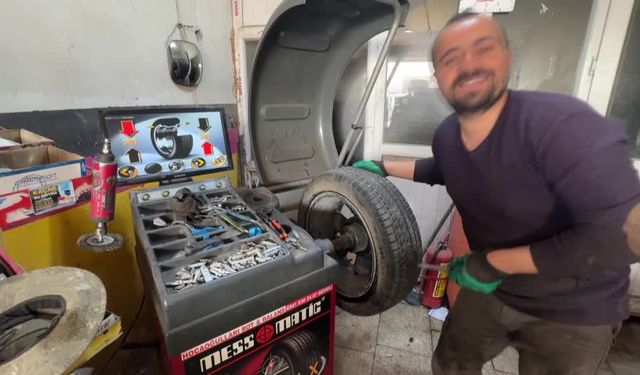 Hakkari'de lastikçilerde kış lastiği mesaisi başladı