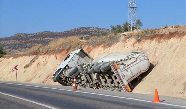Kilis'te kamyon, mikser ve tır çarpıştı