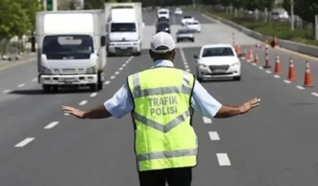 Kırmızı ışık, hız, cep telefonu el yakacak!