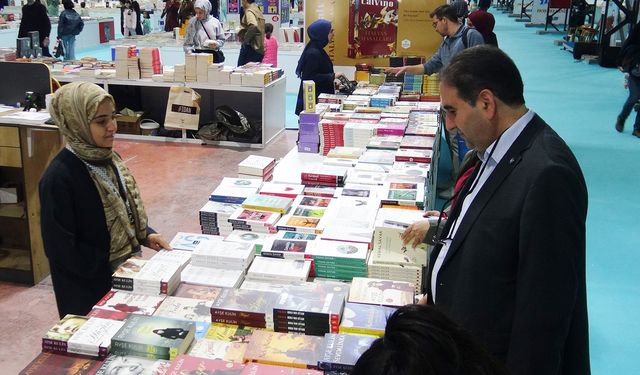 Prof. Dr. Aslan: Kitap okumayan toplum, başkalarının belirlediği hayatı yaşar