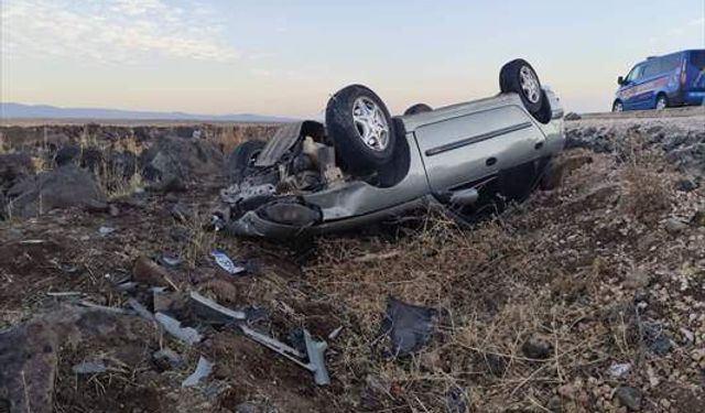 Şanlıurfa’da otomobil şarampole devrildi: 4 yaralı