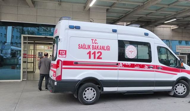 Siirt’in Eruh ilçesinde araç şarampole devrildi: 1'i ağır 4 yaralı