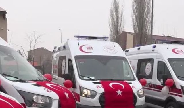 Adana’da 15 yeni ambulans hizmete alındı