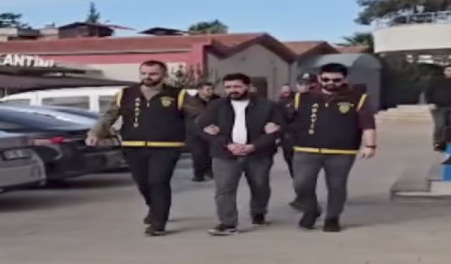 Adana'da 22 yıl cezası bulunan firari alışveriş merkezinde yakalandı