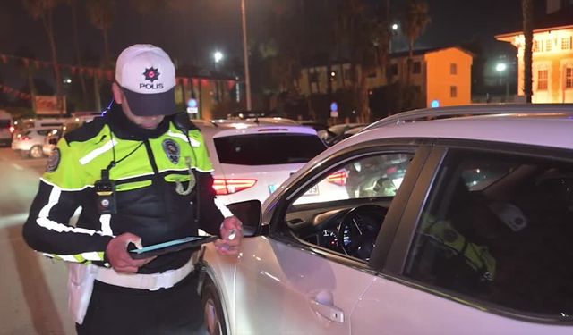 Adana’da trafik denetiminde 60 sürücüye ceza kesildi
