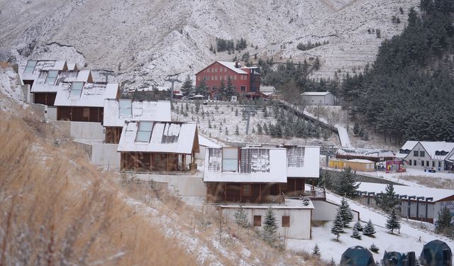 Ağrı'da kar yağışı etkili oldu