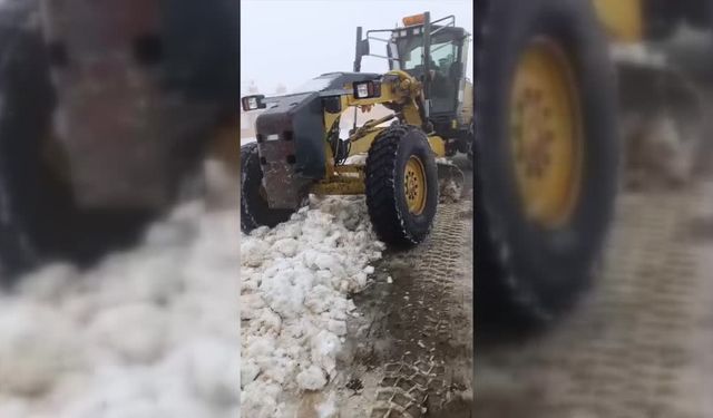 Ağrı’da kapanan köy yolları yeniden ulaşıma açıldı