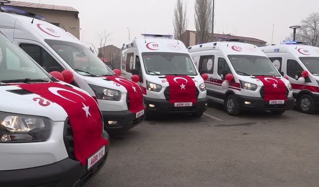 Ağrı'da sağlık filosu güçlendi: 7 yeni ambulans hizmete alındı