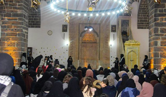 Diyarbakır’da Hazreti Nesibe Hatun’un hayatı anlatıldı
