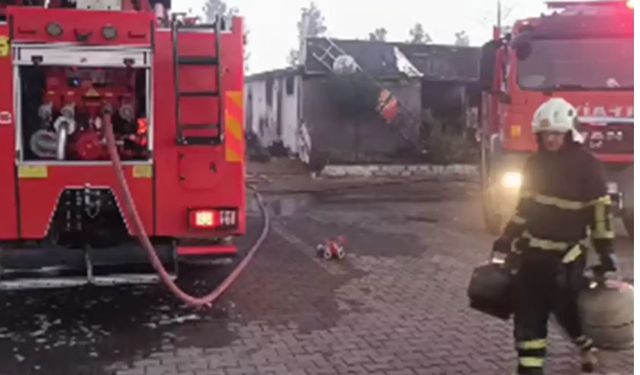 Diyarbakır'da seyir halindeki araç alev aldı