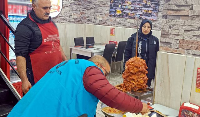 Diyarbakır’da 426 kilo sağlıksız tavuk ürünü imha edildi