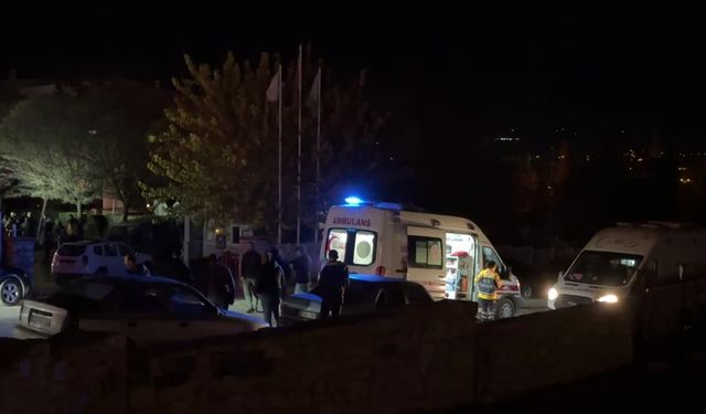 Elazığ'da fabrikada yangın: 16 işçi dumandan etkilendi