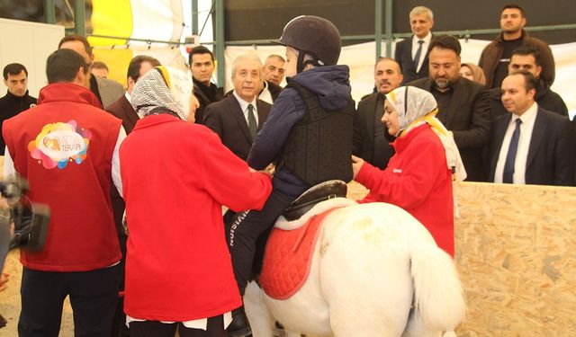 Diyarbakır'da Atçılık ve Hippoterapi Merkezi hizmete açıldı
