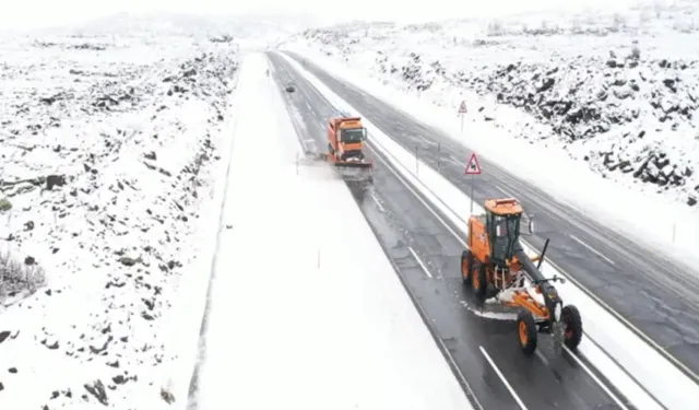 Karayolları yoğun kar ve buzlanmaya karşı teyakkuzda